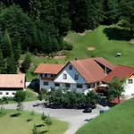 Holderstanzenhof