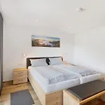 Holderstanzenhof *